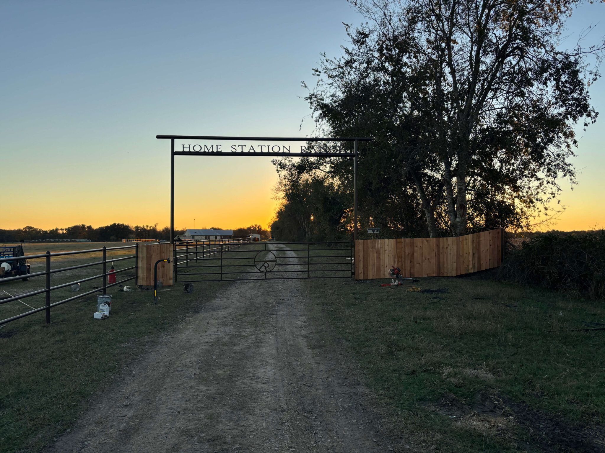 Waco Fencing - Central Texas Ranch Pole Gate and Fencing